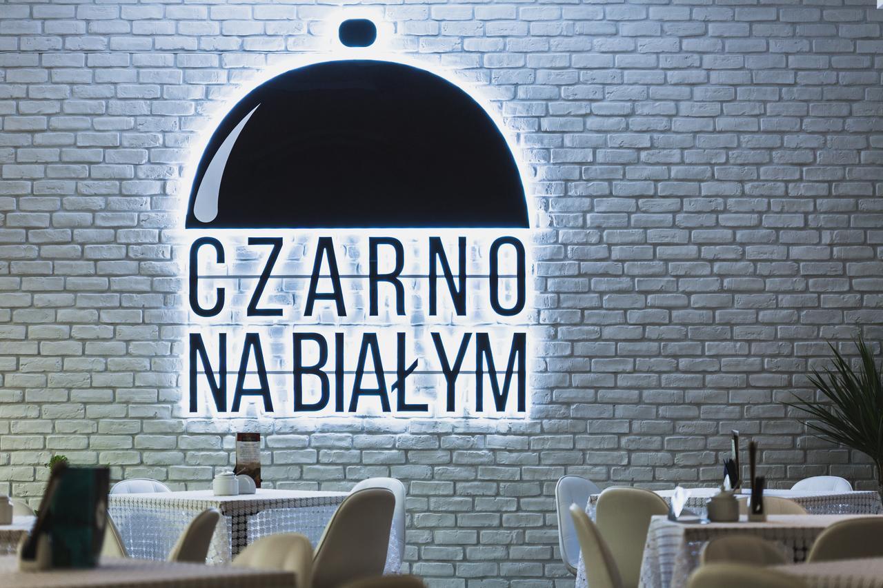 Czarno Na Bialym Hotel Cracovia Exterior foto